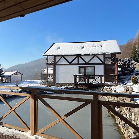 Готельно-Ресторанний Комплекс Кичера Volovets Exterior foto