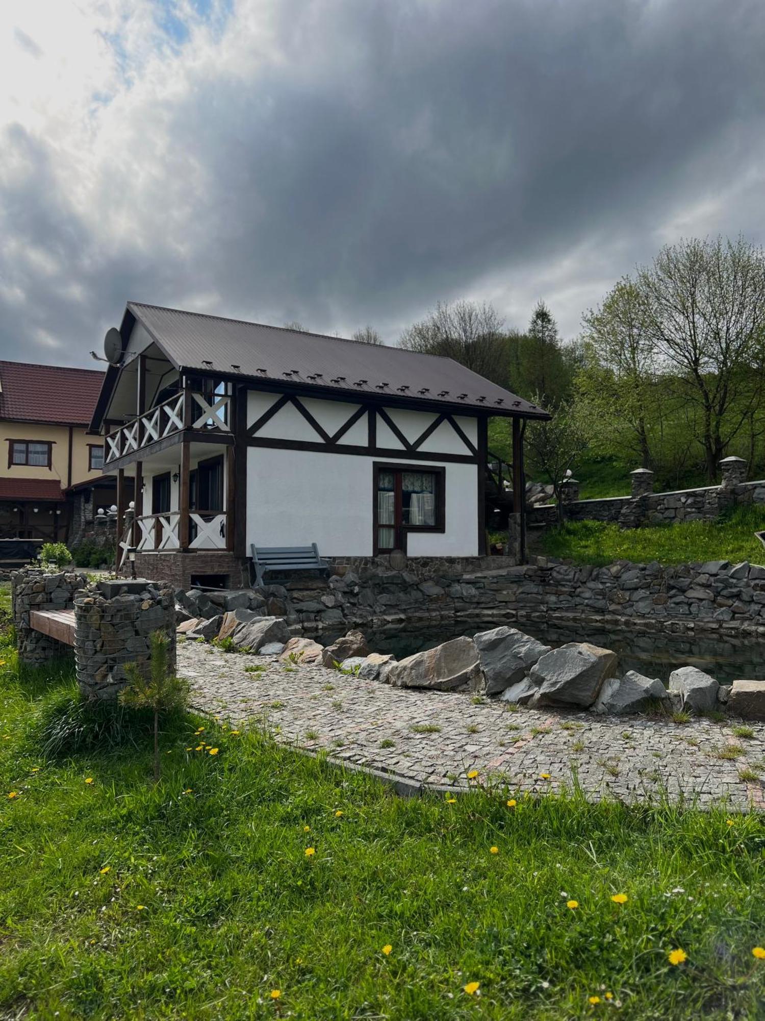 Готельно-Ресторанний Комплекс Кичера Volovets Exterior foto
